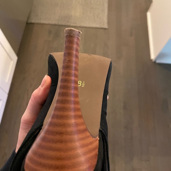 Seychelles Black velvet heels with tie back closure. Excellent condition. - Picture 5 of 6